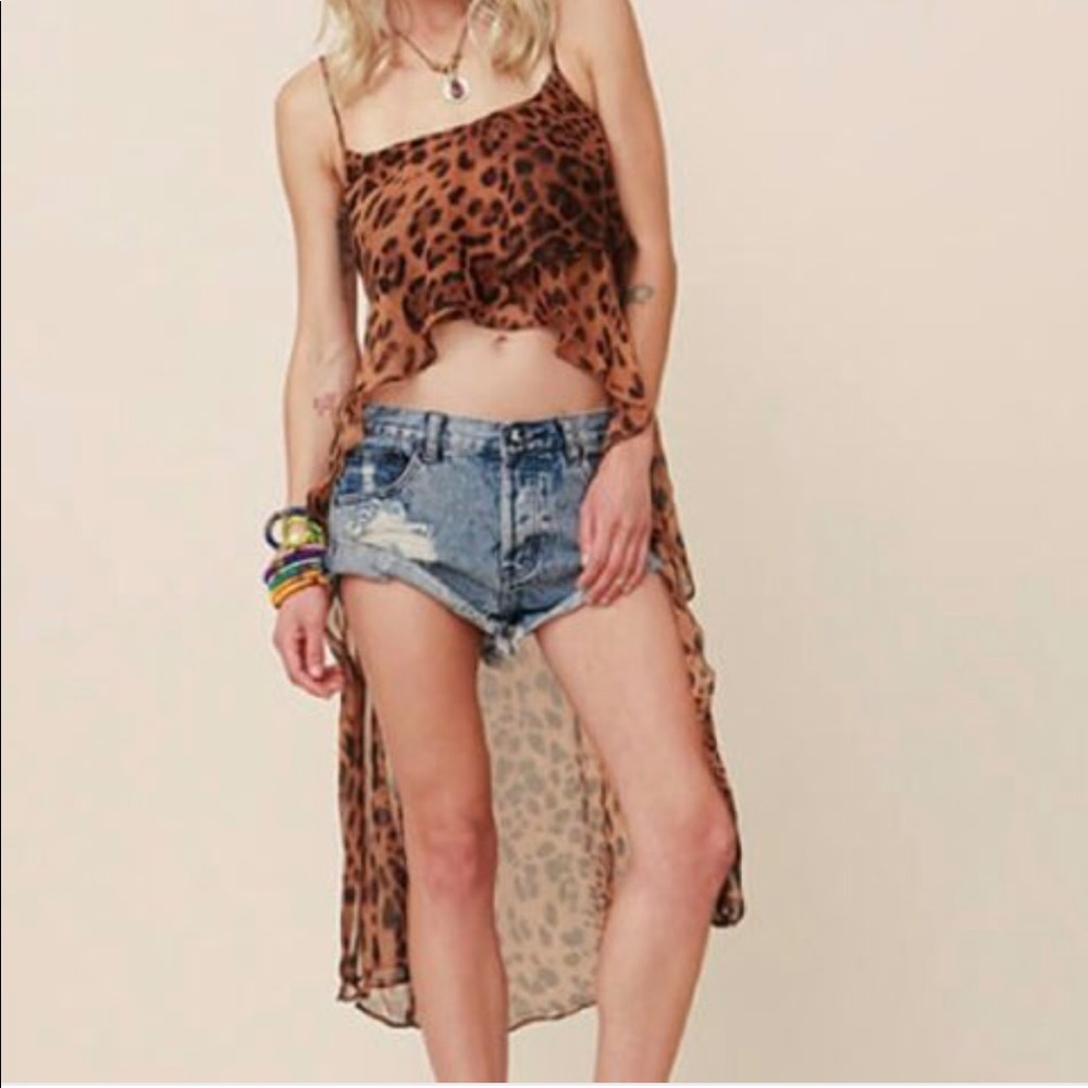 UNIF leopard wave tank